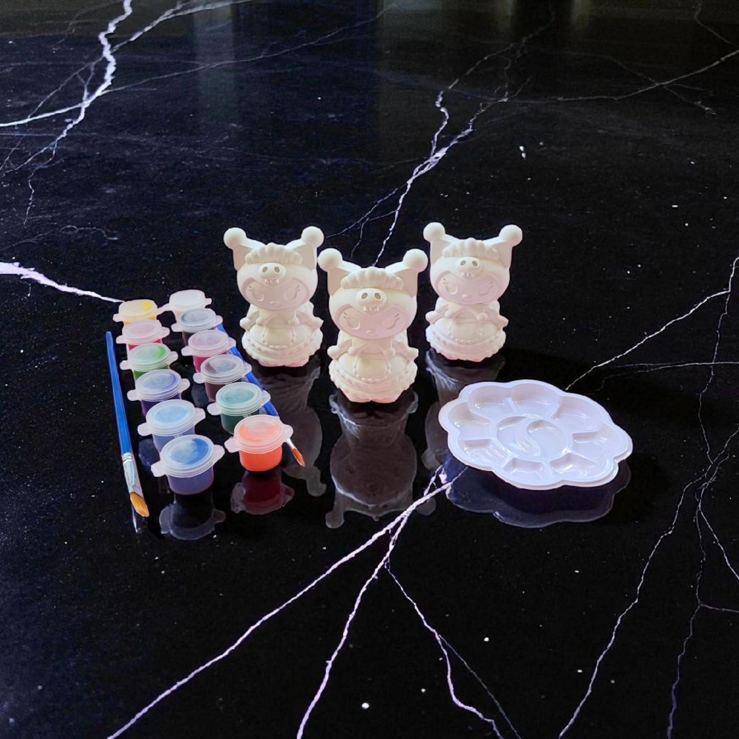 Raysin Labubu ähnliche Figuren mit 12 Aquarellfarben, Pinsel und Farbmischplatte