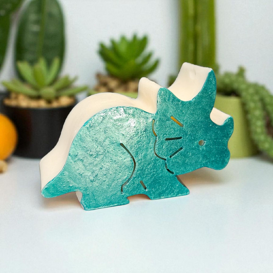Rapswachs Triceratops aus Rapswachs, Mica und Kerzenlack